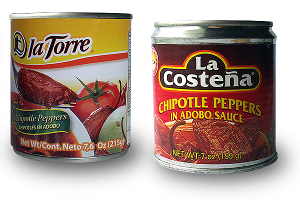 Mexikanische Spezialität in Doesen: Chipotle-Chilis in Adobo Sauce
