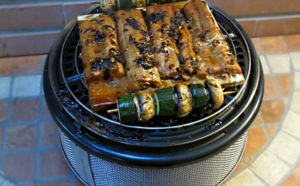 Planken-Lachs aus dem Cobb-Grill