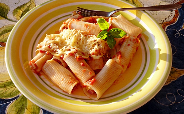 Gefüllte Paccheri aus dem Cobb Grill